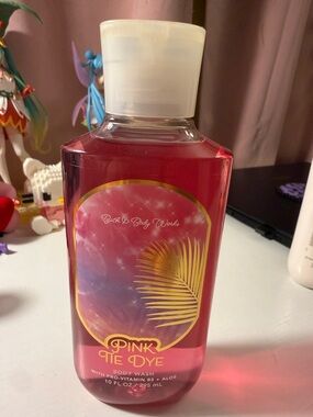 Bath & Body Works Pink Tie Dye Body Wash - Pink and Gold Accents